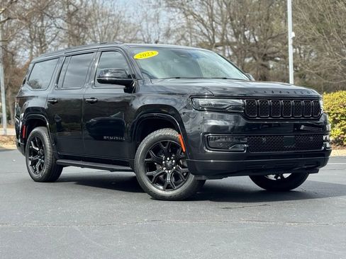 Used 2023 Jeep Wagoneer Series II image 2