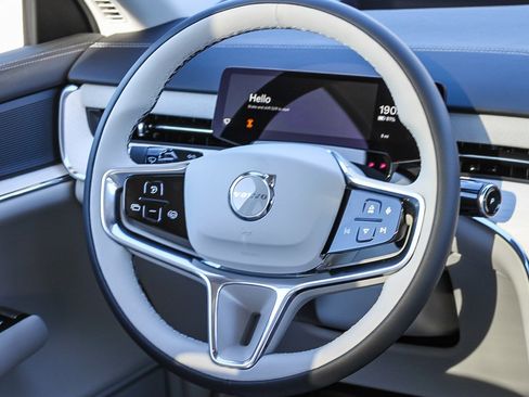 New 2025 Volvo EX90 Ultra w/ Protection Package Premier image 18