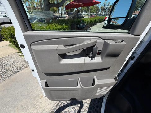 Used 2023 GMC Savana 2500 Extended w/ Driver Convenience Package RWD image 10