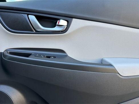 Used 2023 Hyundai Kona SE image 20