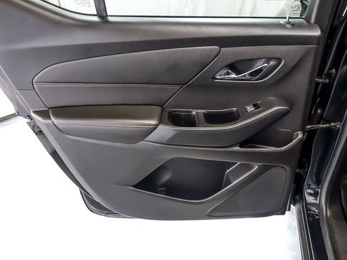 Certified 2019 Chevrolet Traverse LT w/ LT Premium Package AWD/4WD image 31