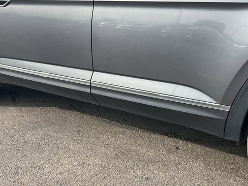 Used 2021 Volkswagen Atlas SEL R-Line image 10