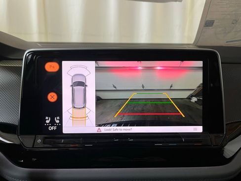 New 2026 Volkswagen Atlas Peak Edition AWD/4WD image 17