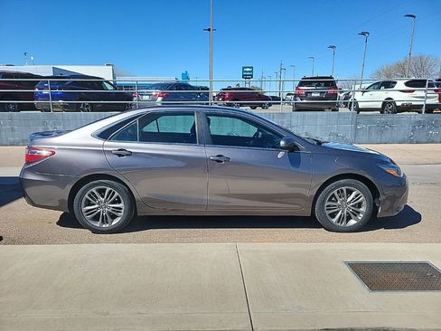 Used 2017 Toyota Camry SE image 8