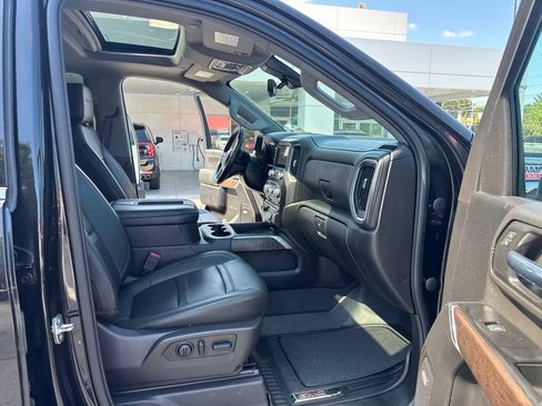 Certified 2022 GMC Sierra 2500 Denali w/ Denali Black Diamond Edition AWD/4WD image 15