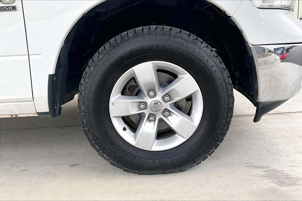 Used 2020 RAM 1500 Classic SLT AWD/4WD image 9
