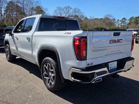 New 2026 GMC Sierra 1500 SLT image 8