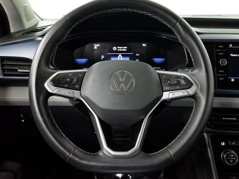Used 2024 Volkswagen Taos SE FWD image 13