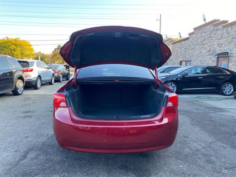Used 2019 Chevrolet Impala LT image 12
