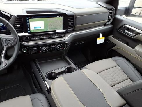 New 2026 Chevrolet Silverado 2500 ZR2 image 15