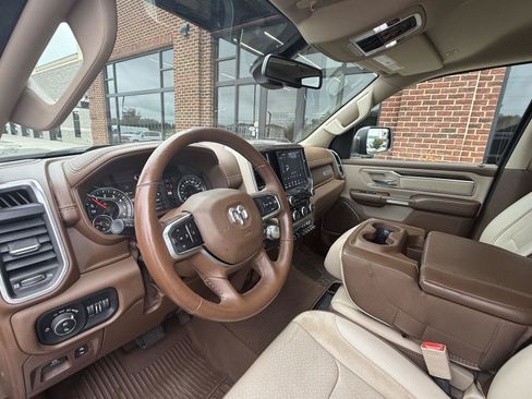 Used 2019 RAM 1500 Laramie AWD/4WD image 18
