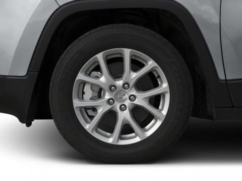 Used 2016 Jeep Cherokee Latitude w/ Comfort/Convenience Group image 14