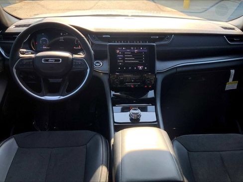 Used 2024 Jeep Grand Cherokee L Laredo image 27