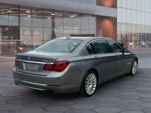 Used 2013 BMW 750Li RWD image 10
