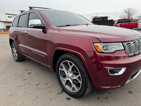 Used 2019 Jeep Grand Cherokee Overland AWD/4WD image 12