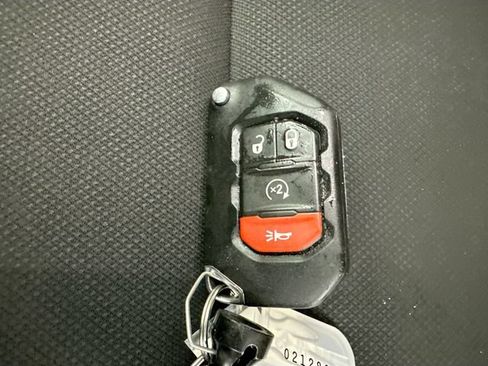 Used 2023 Jeep Wrangler Unlimited w/ Sun & Screen Package AWD/4WD image 18