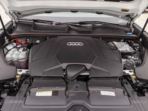 Used 2022 Audi Q8 Premium Plus w/ Premium Plus Package AWD/4WD image 38