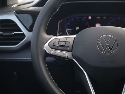 New 2026 Volkswagen Taos SEL image 9