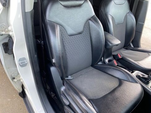 Certified 2019 Jeep Compass Latitude w/ Cold Weather Group image 34