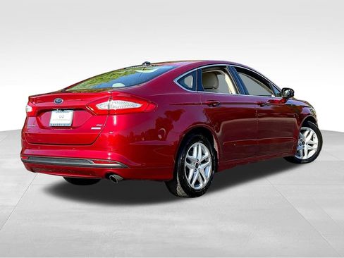Used 2016 Ford Fusion SE w/ Equipment Group 202A FWD image 5