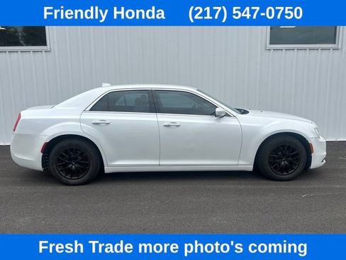 Used 2015 Chrysler 300 Limited w/ 300 Premium Group RWD image 8
