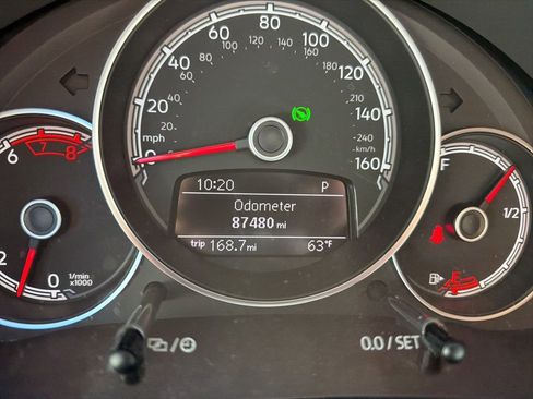 Used 2019 Volkswagen Beetle 2.0T SE image 9