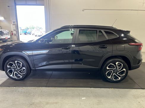 Certified 2026 Chevrolet Trax RS w/ Driver Confidence Package FWD image 11