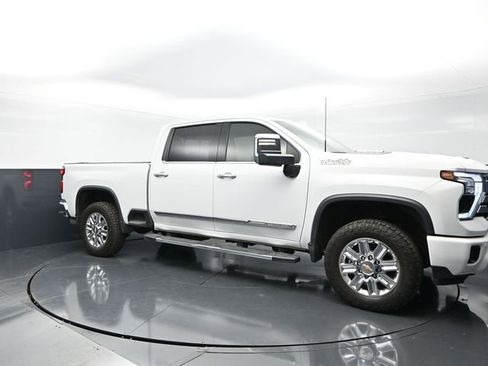 Used 2024 Chevrolet Silverado 2500 High Country w/ Z71 Off-Road Package AWD/4WD image 1