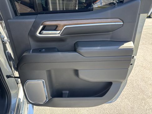 Used 2024 Chevrolet Silverado 1500 High Country w/ High Country Premium Package image 31