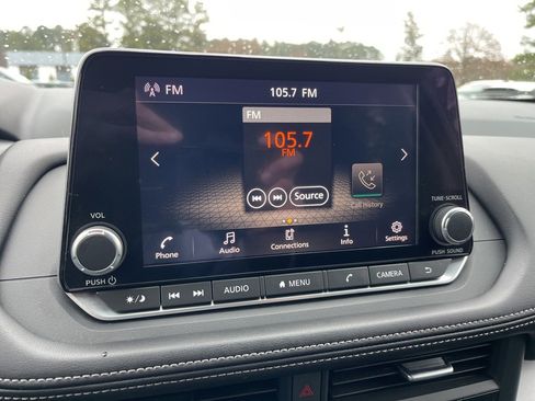 Used 2024 Nissan Rogue SV image 14