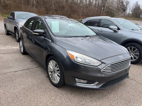 Used 2018 Ford Focus Titanium image 2