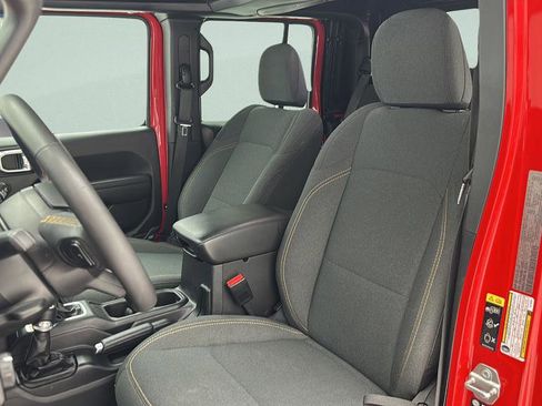 Used 2024 Jeep Gladiator Sport AWD/4WD image 15