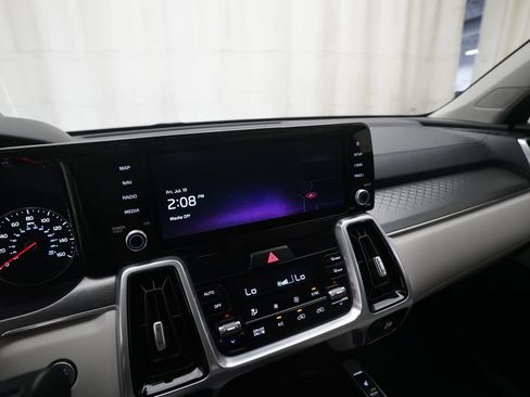 Used 2022 Kia Sorento SX AWD/4WD image 6