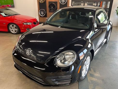 Used 2019 Volkswagen Beetle 2.0T S FWD image 3