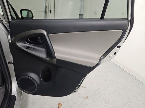 Used 2012 Toyota RAV4 Base image 31