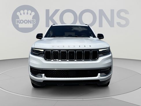 Used 2023 Jeep Wagoneer 4WD w/ Premium Group I image 11