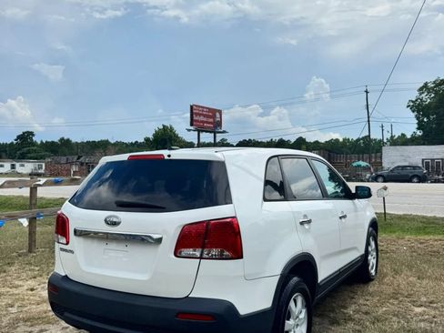 Used 2011 Kia Sorento 2WD image 9