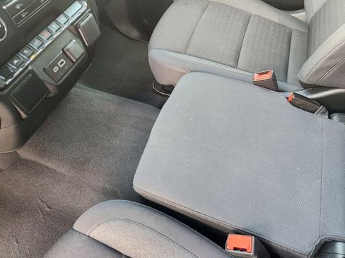 Certified 2025 Chevrolet Silverado 1500 Custom image 21