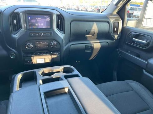 Used 2025 Chevrolet Silverado 2500 Custom w/ Custom Value Package image 16