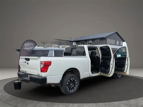 Used 2017 Nissan Titan S image 2