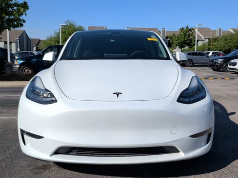 Used 2022 Tesla Model Y Long Range AWD/4WD image 5