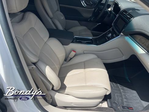 Used 2019 Lincoln Continental Select FWD image 17