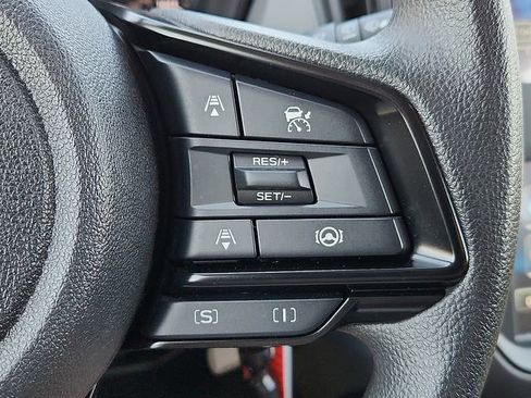 Used 2025 Subaru Crosstrek 2.0i image 17