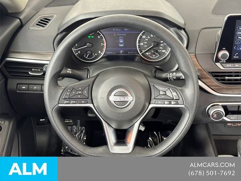Used 2025 Nissan Altima 2.5 SV FWD image 27