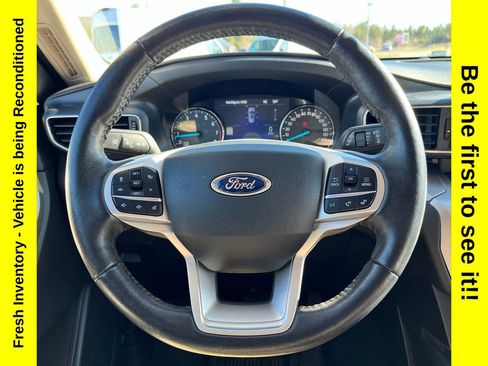Used 2022 Ford Explorer XLT AWD/4WD image 12