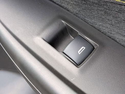 Used 2025 Chevrolet TrailBlazer ACTIV w/ Convenience Package image 36