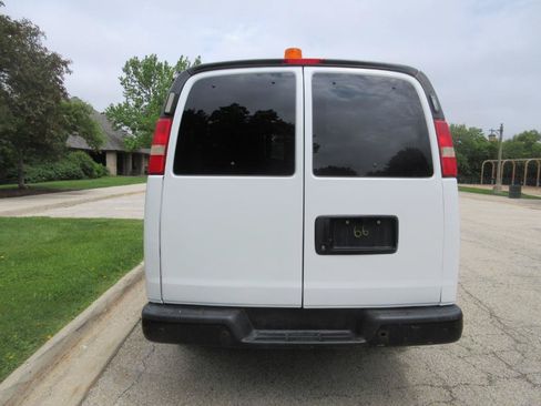 Used 2014 Chevrolet Express 2500 RWD image 12