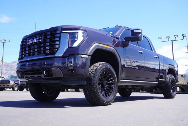 Used 2024 GMC Sierra 3500 Denali Ultimate AWD/4WD image 7