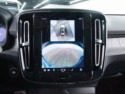 Certified 2025 Volvo XC40 B5 Plus image 17