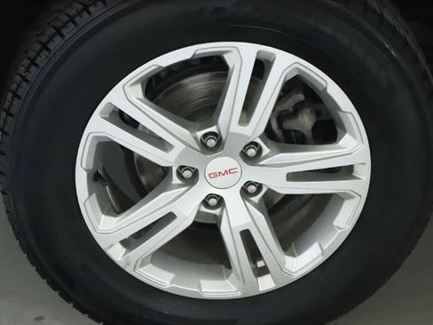 Used 2018 GMC Terrain SLE w/ Driver Convenience Package image 12